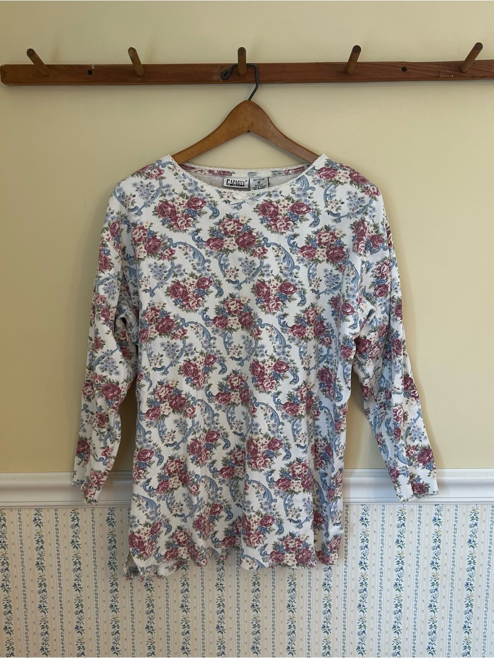 VINTAGE Capacity Floral Long Sleeve Top